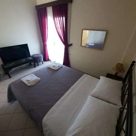 Casa Blanca II Apartment Pírgos Dhiroú Bagian luar foto